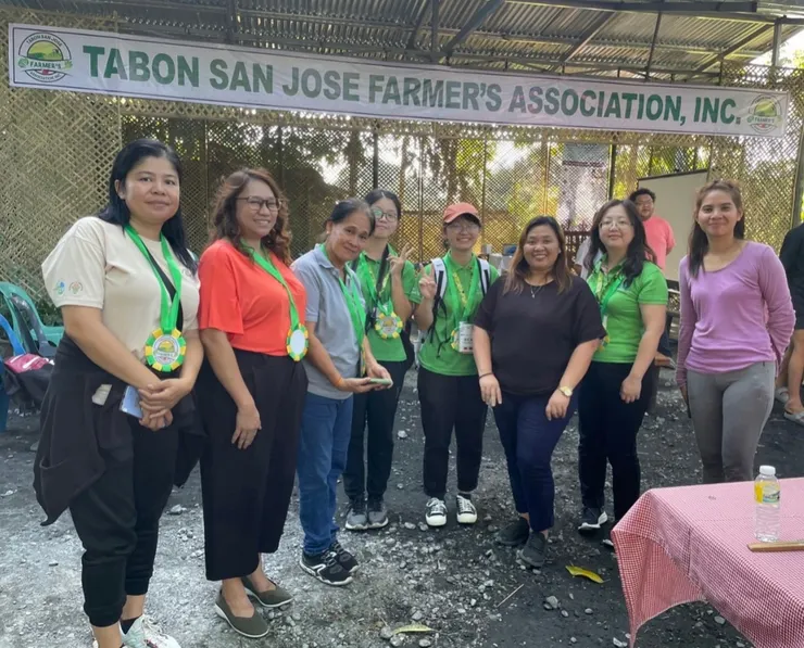 女性農民的合照