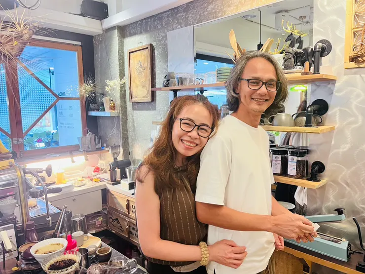 Wait in coffee伉儷