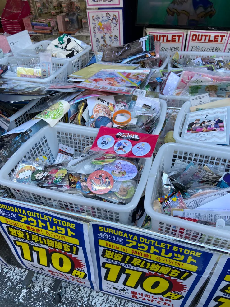 看到自己擁有的宅物放在特賣真的是內心五味雜陳🤣🤣🤣
