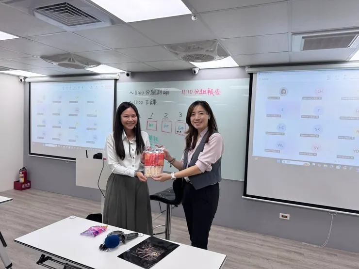 最後嬴家獲得日本空運來台仙貝一包！