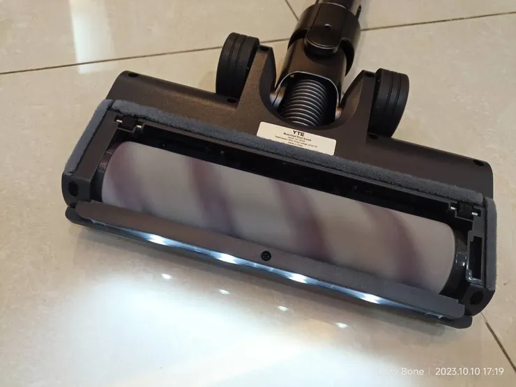 YTE無線高速渦輪吸塵器HC-1810E──內建LED探照頭燈