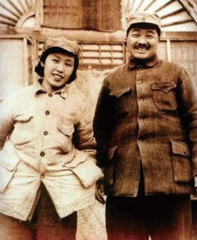 前輩子沒帶眼鏡,也沒人敢穿爆乳裝……