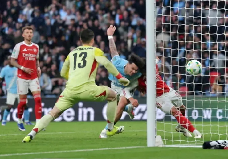 奥拉利近門頭槌建功助曼城領先1:0