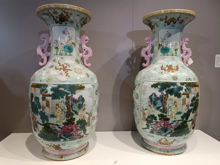 File:HK 灣仔北 Wan Chai North 香港會展 HKCEC 中國嘉德國際拍賣 China Guardian Autumn  Auction 古董 antique 花瓶 container October 2023 R12S.jpg - Wikimedia Commons