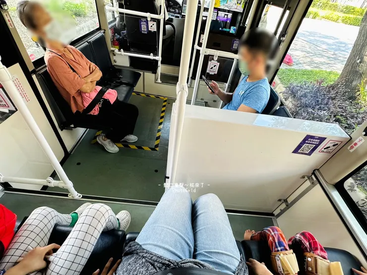 想像就是一台超級迷你的公車，很可愛。