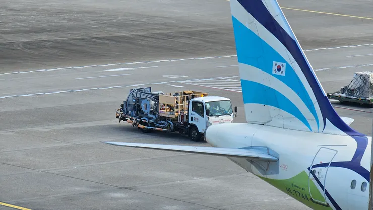 釜山航空的垂直尾翼上也能見到韓國國旗!