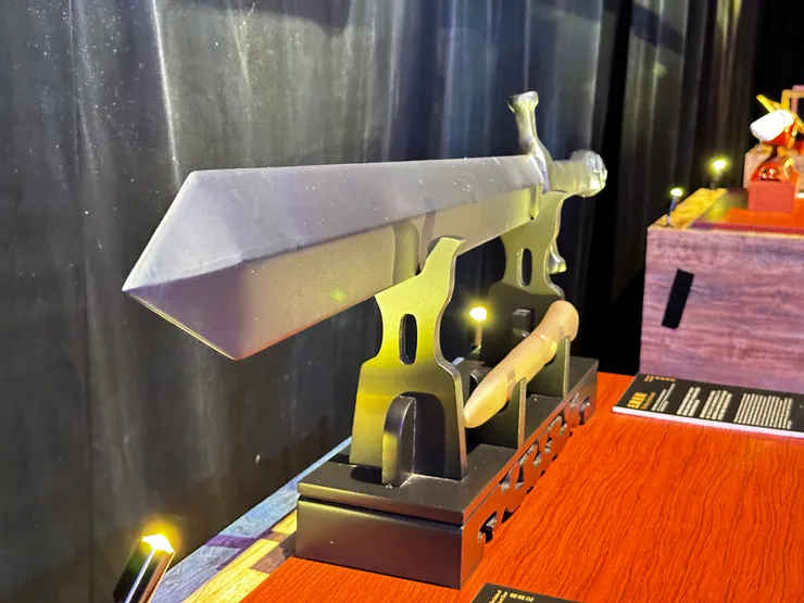 1995年楊過（古天樂）用過的玄鐵重劍？