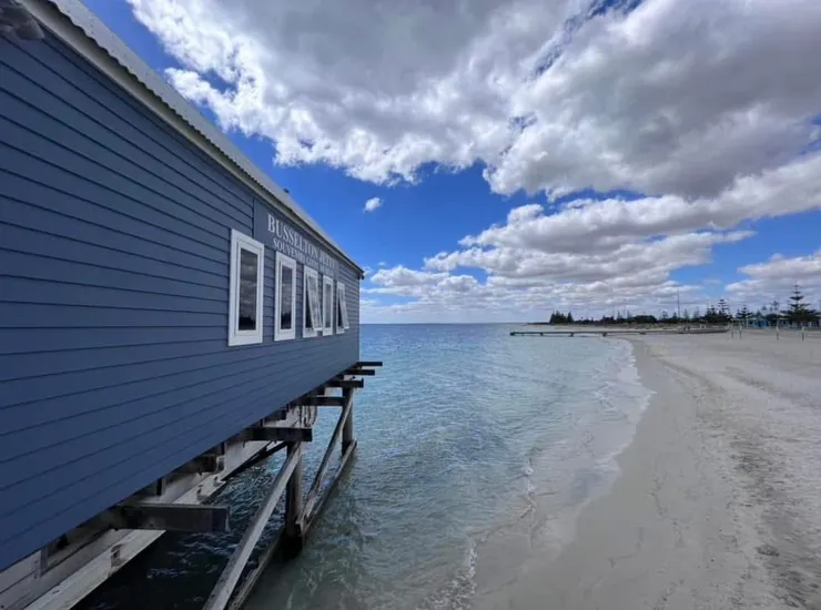 美麗的藍色小屋