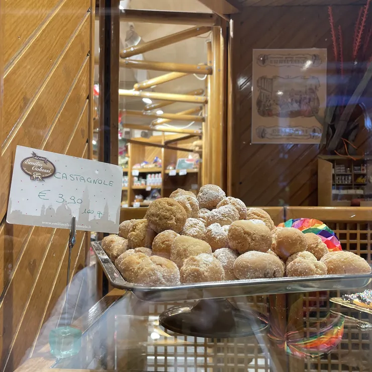 威尼斯面具嘉年華Castagnole，小小一顆