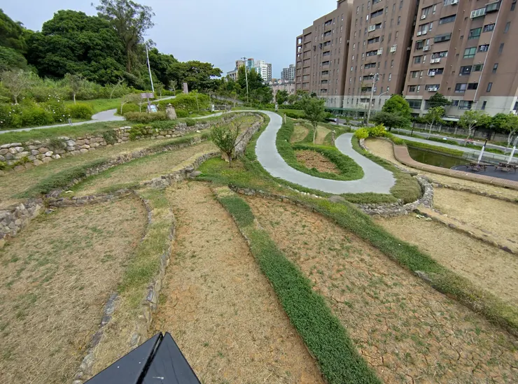 梯田現在光禿禿沒作物