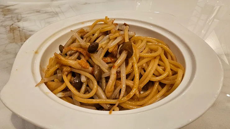 這是XO醬菌菇義大利麵!西菜中吃!