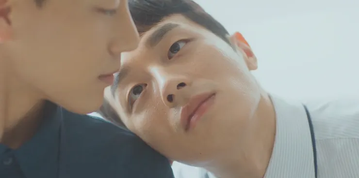 鐘燦看勝賢的眼神永遠充滿了愛與滿足