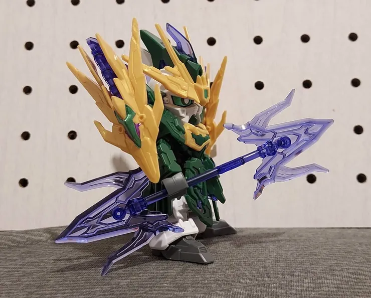 他的武器極具特色