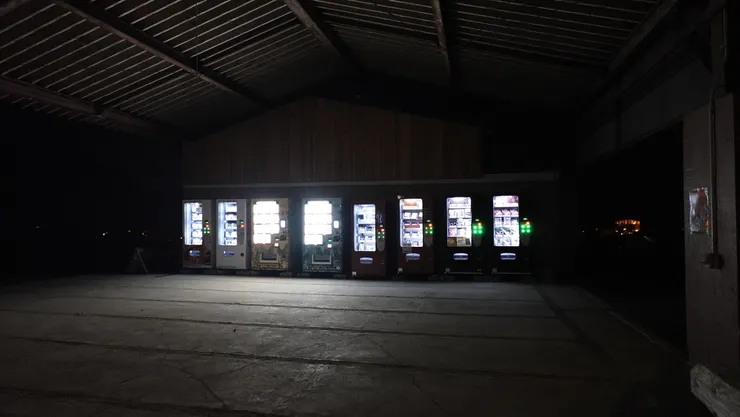 整排的自動販賣機