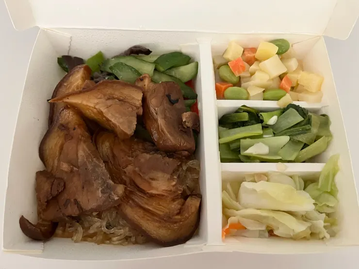 腿庫無飯，原本覺得早上太罪惡冬粉別吃好了，結果還是清光光。