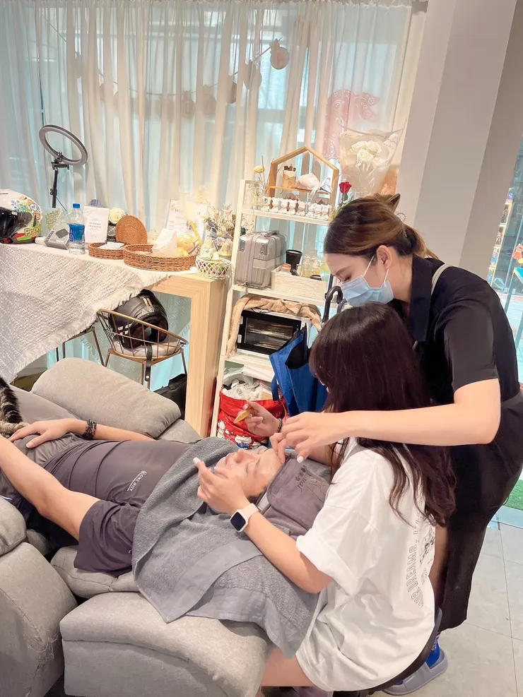 手把手教學的李宜宸