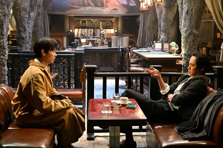 小栗旬的高額頭造型，實際上重點可能只有額頭很高這點—真的是來客串的