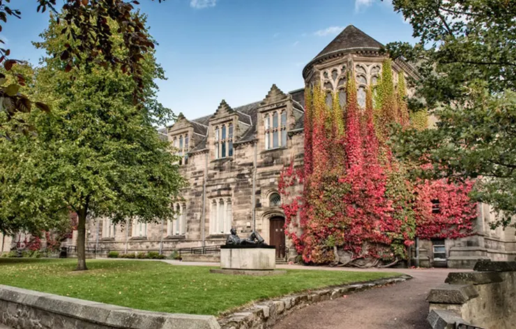 亞伯丁大學對人類歷史發展十分重要, 光的三原色發現者, 還有中國最早的外商銀行HSBC創立者都是校友