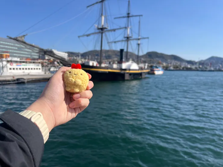 炸蝦寶子球吉在出島海邊