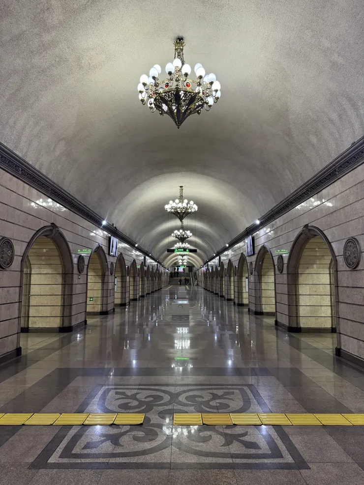 哈薩克地鐵某站一隅