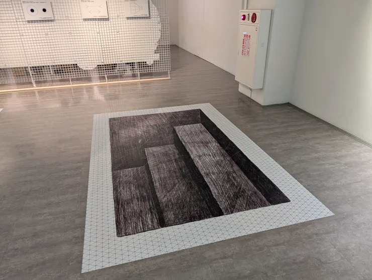 三樓地板有3D畫作