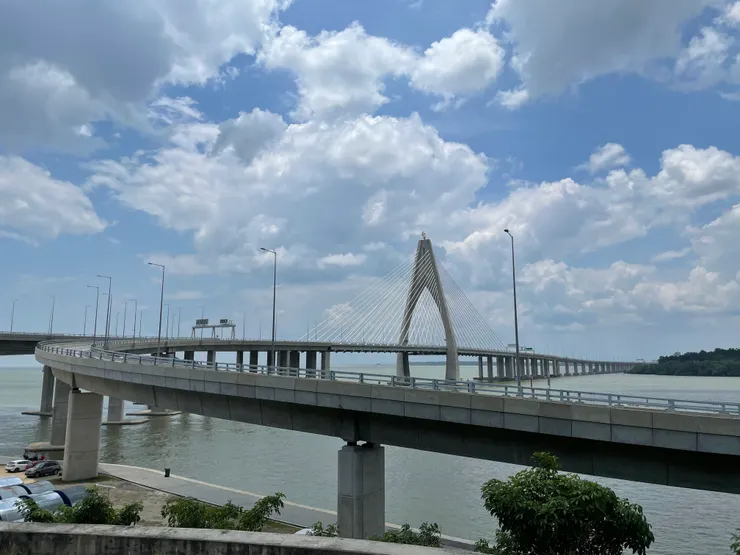 蘇丹哈芝奧瑪阿里賽夫汀跨海大橋Jambatan Sultan Haji Omar Ali Saifuddien