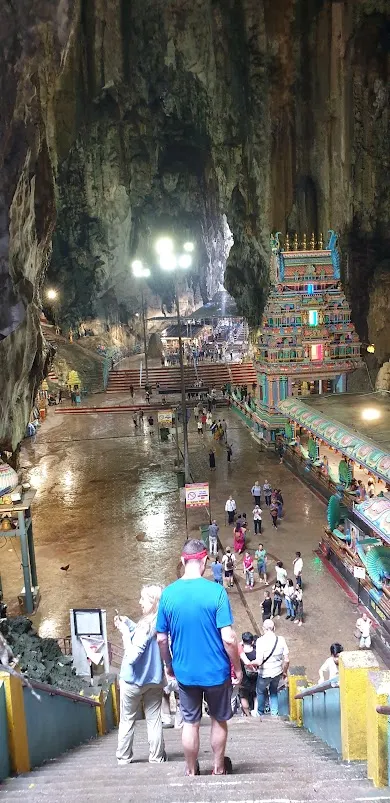 其中一個景點,有印度的神像,跟很多小猴子