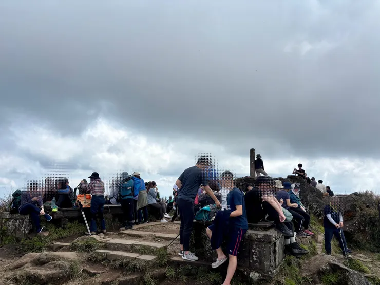 七星山主峰標柱的背面