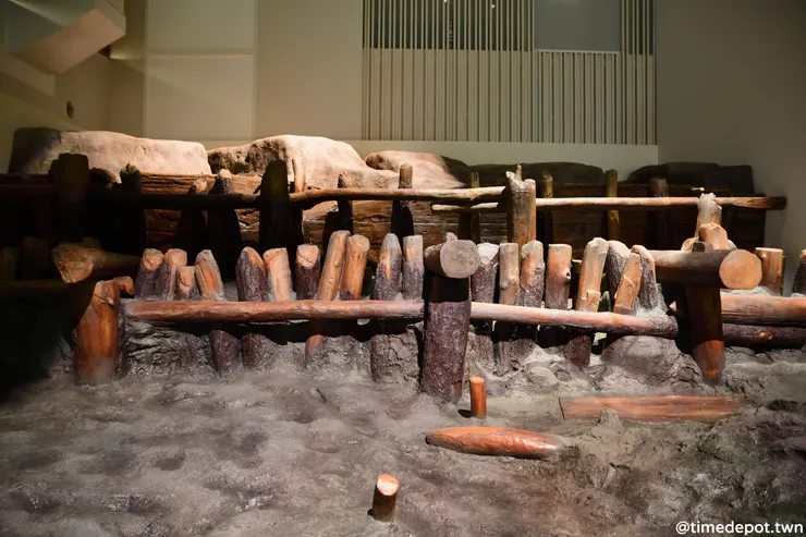 三重津海軍所是幕末推動日本海軍現代化的重要據點。在遺址旁設有歷史館詳細介紹這段歷史與考古發現。