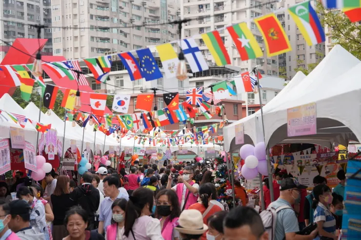 台灣許多的「多元文化實踐」都只停留在表面。(圖摘自/ 高雄市政府 2024 年移民節 – 多元文化市集)