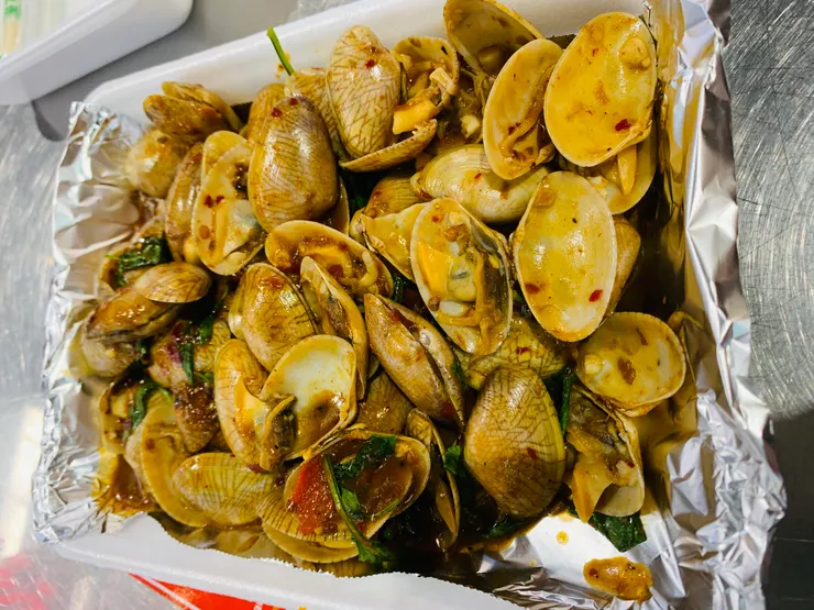 泰式炒海瓜子，這樣一盤200株。