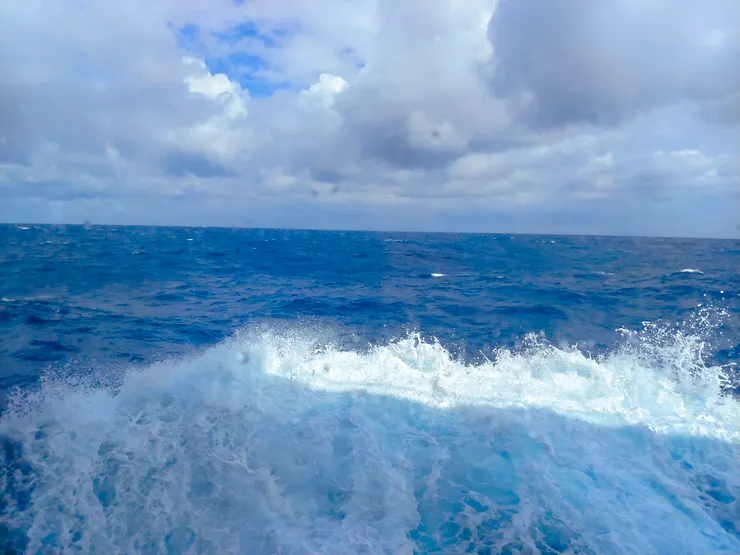 德瑞克海峽的驚滔駭浪，次日白天拍攝。