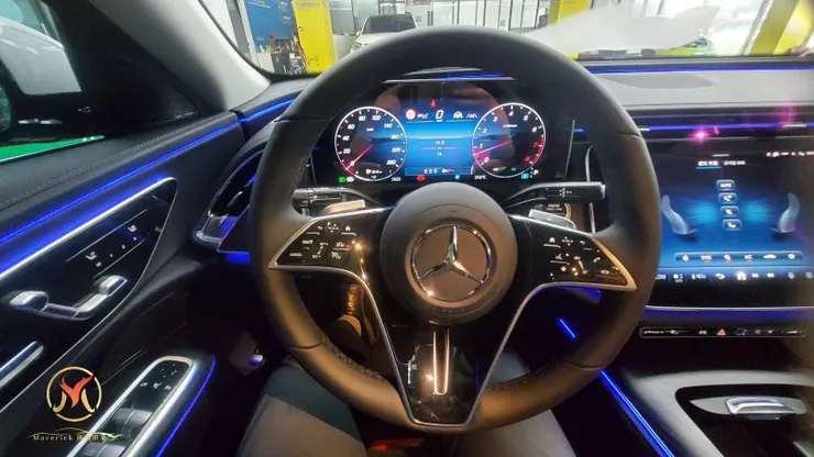 E200全新車方向盤