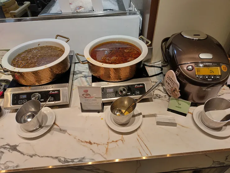 古早味肉燥、松露和牛肉燥飯、白飯