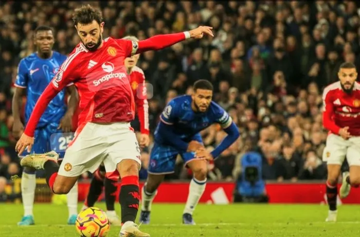 般奴費南迪斯主射十二碼球入網