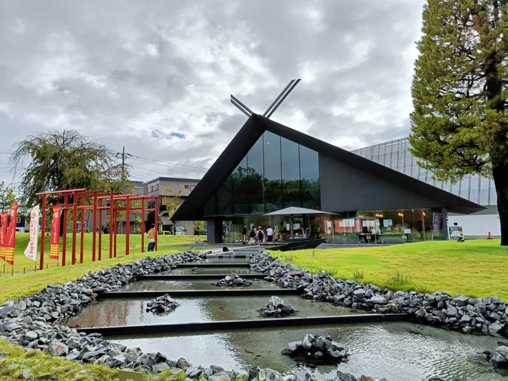 創作正在改變我的人生(拍攝於角川武藏野博物館旁的神社)