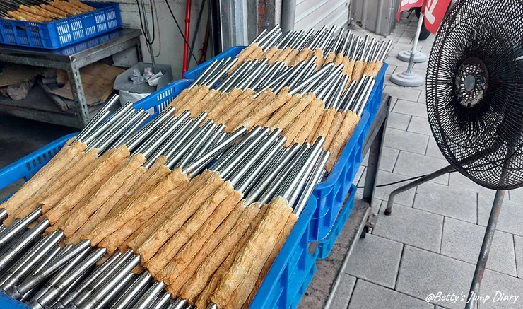 ▲基隆正濱漁港「手工炭烤吉古拉」/ 圖片來源：Betty's Jump Diary