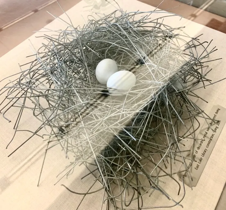 用鐵絲做成的鳥巢（已經成為博物館收藏品） ，圖片來源：twitter/ @AukeFlorian