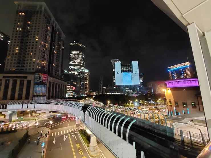 新北市府前的環狀線