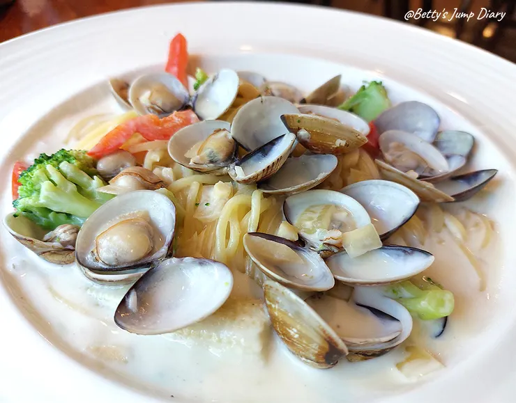 ▲龍潭「甜蜜時光」/ 圖片來源：Betty's Jump Diary