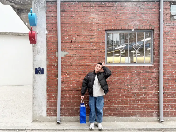 後續逛街還看到有人剛做完鼻子手術仍然要逛街，看來在整形大國這件事應該是很合理