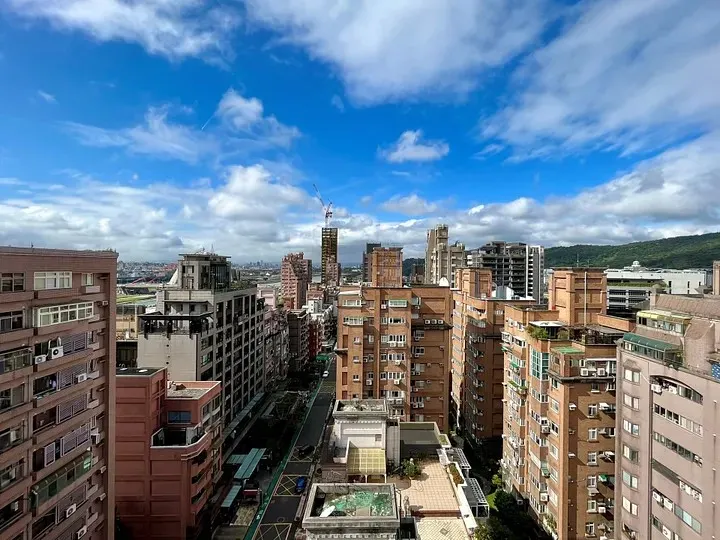 許多首購族最常問買房預算如何規劃，房產觀測站整理3大關鍵，助你釐清購屋花費。(圖片由永慶房屋提供)