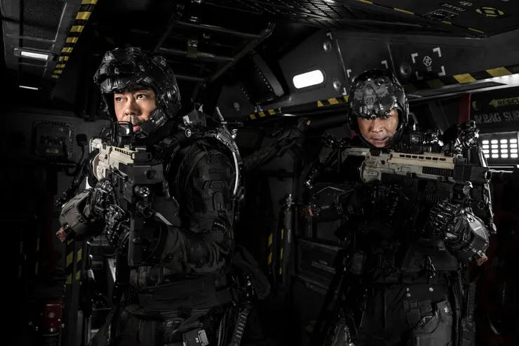 《明日戰記》主演：劉青雲（左）、古天樂（右）