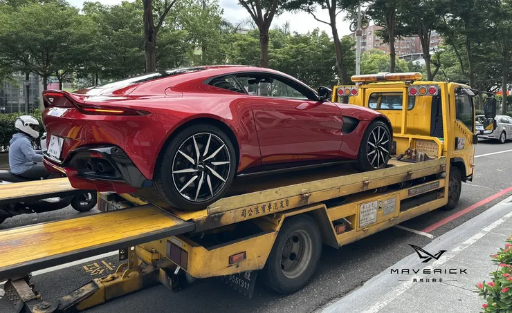 日規Aston Martin Vantage V8