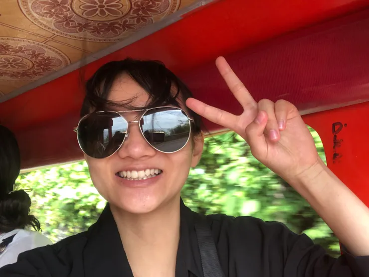 因為看鯨鯊不能化妝,穿泳衣還超素🤣(在jeepney上)