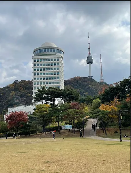 首爾南山白凡廣場
