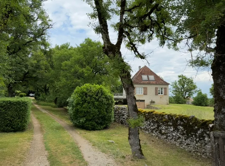 走向山谷的另一處