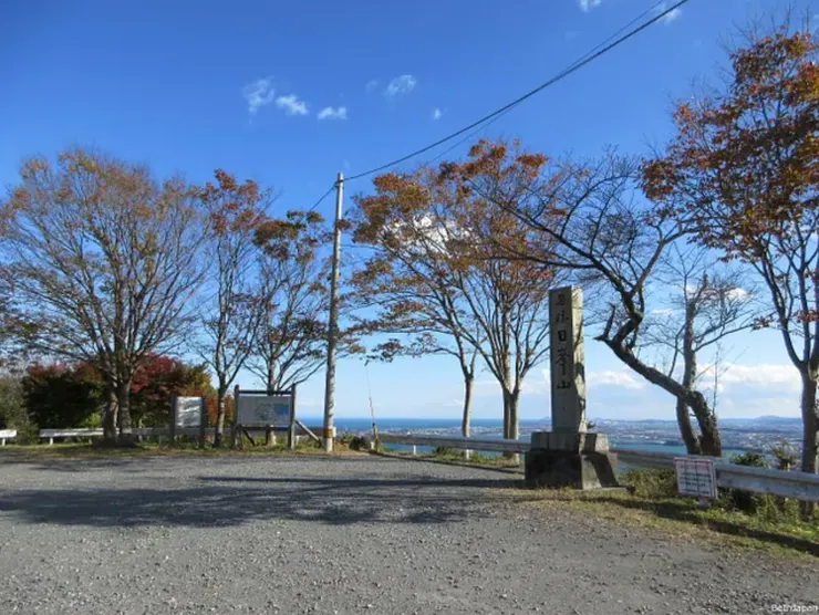 日峰山與中津峰、津乃峰為「阿波三峰」