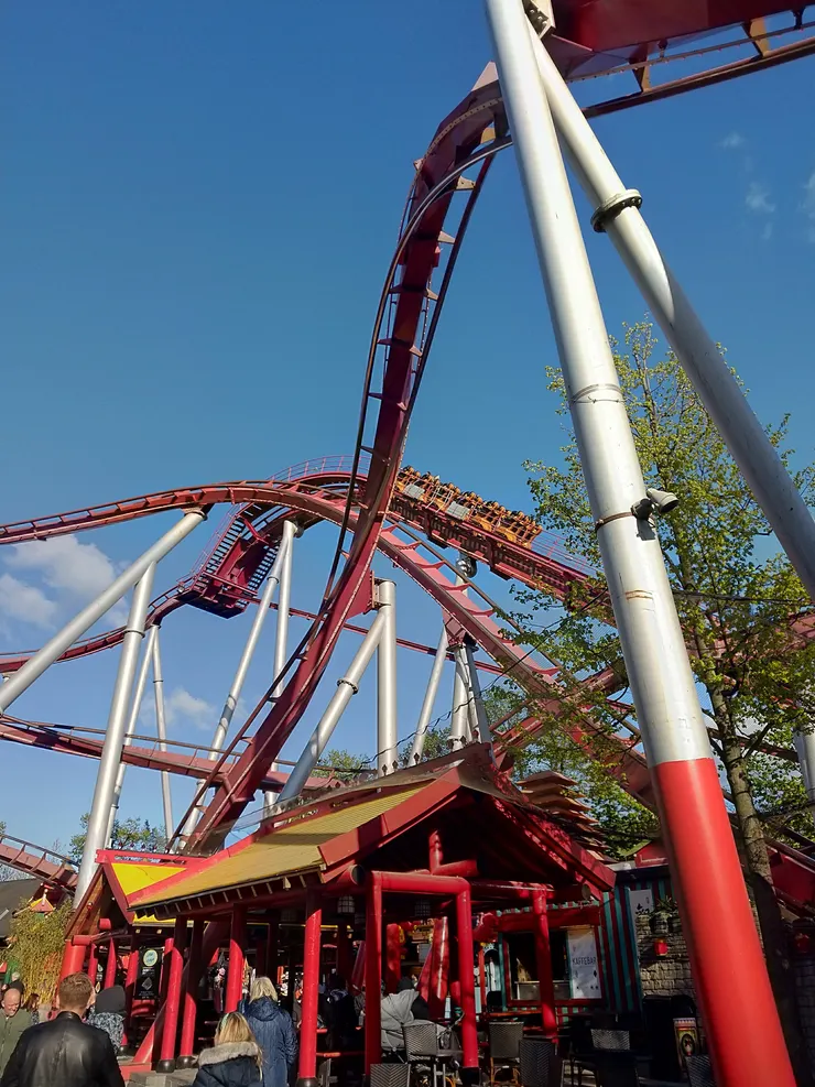 尖叫聲不絕於耳