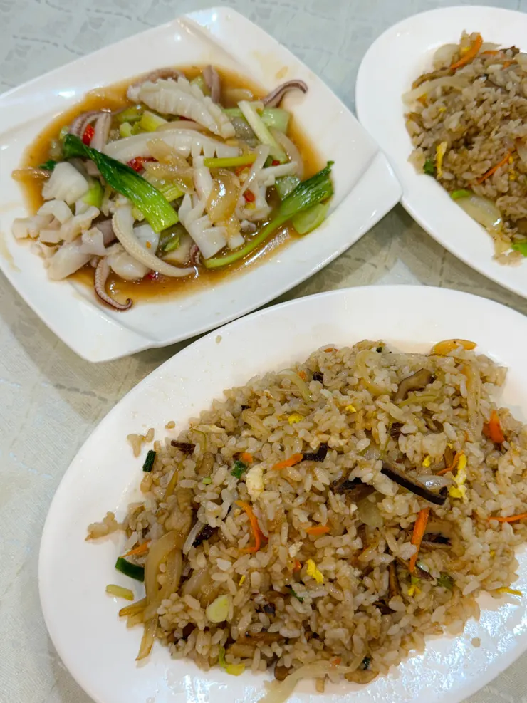 回程在復興吃炒飯聽著餐廳的大哥大姐們飊歌好快樂～～🤭